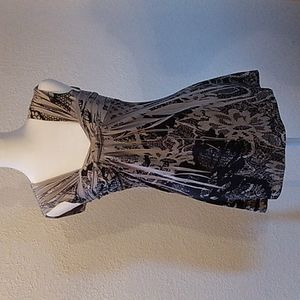 Daytrip size small floral lace pattern top beige and black